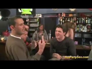 Gangbang à la cocktail bar
