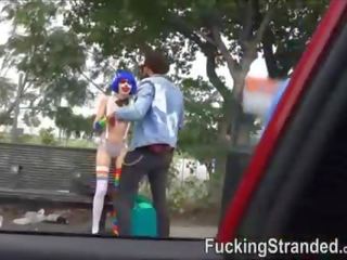 Tonårs clownen mikayla mico körd i offentlig för en fria ritt