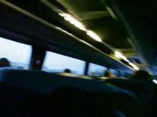 Il mio moglie masturba su un pubblico autobus video