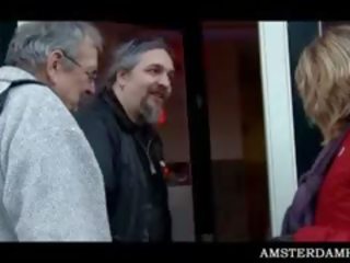 Amsterdam moshë e pjekur lavire qirje djema dhe grua në grup seks