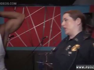 Lesbisch polizei offizier und angell sommer polizei gangbang roh film