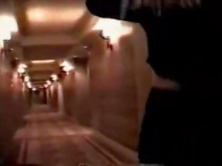 हुकर doggystyled में एक होटेल hallway