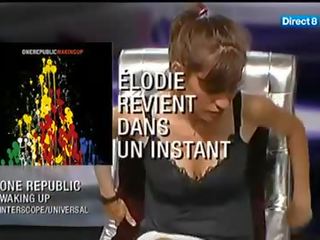 Elodie menant utomhus nudism