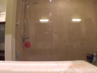 Amatér vysoká škola dospívající filming sebe masturbuje showering holení