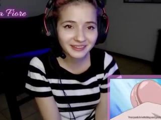 18yo youtuber consigue libidinous observando hentai durante la corriente y masturba - emma fiore