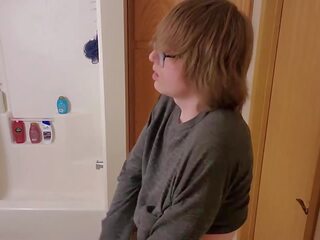 טרנס adolescent סטפני sprays מאסיבי קטעי גמירות כל יותר חדר אמבטיה ריצפה
