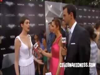 Beroemdheid anne hathaway pokers bij de donker knight premiere