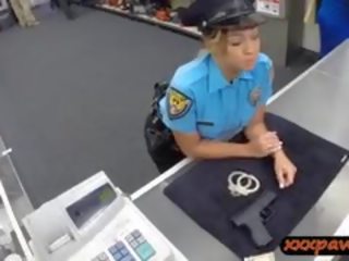 Ms polis officer blir henne fittor körd av pawnkeeper