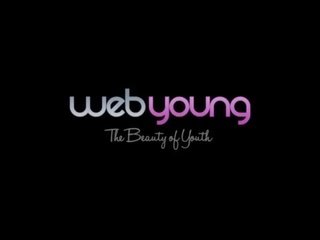 Webyoung 말라 붙은 비탄 동성애의 아가씨