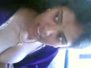 Desi college girl showing boobs in bus