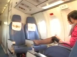 Sexy lucht hostess krijgt vers zaad aboard